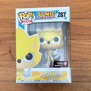 Funko Pop! Super Sonic Yellow Vinyl Figure